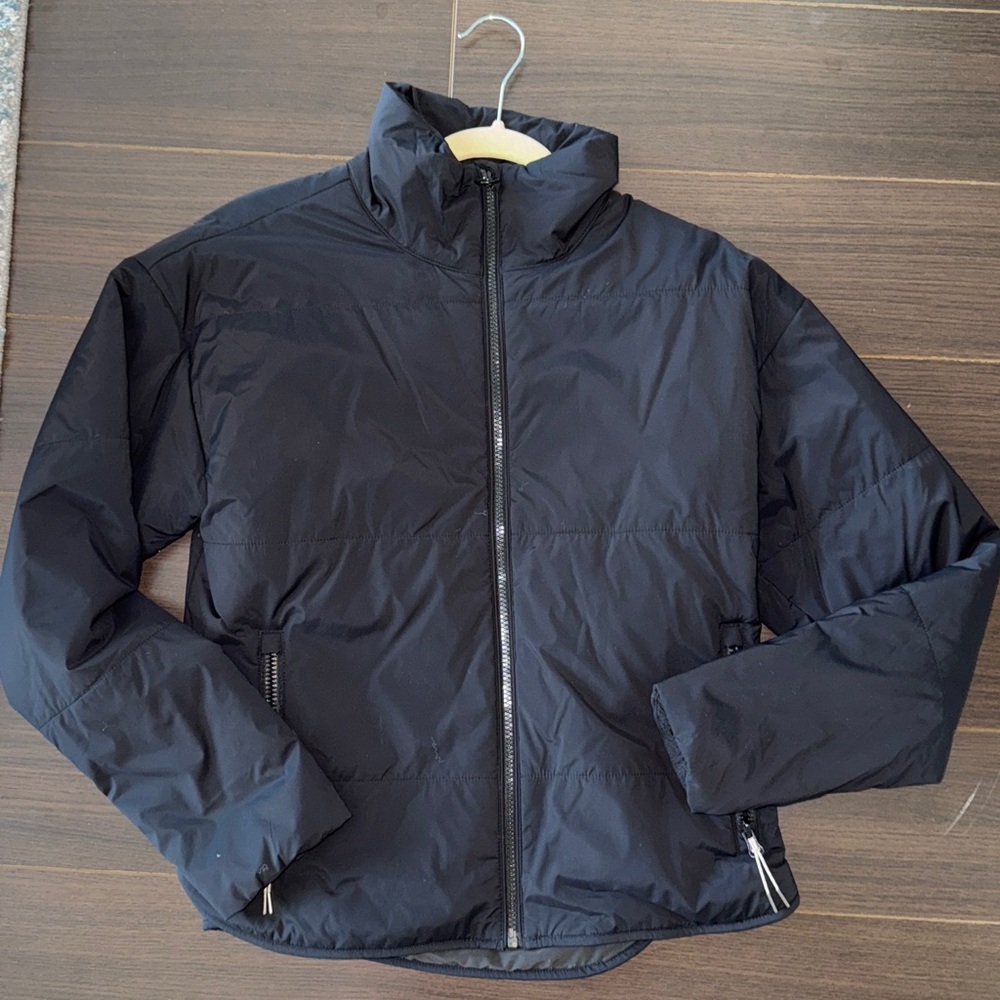 VUORI Canyon Insulated Black Puffer Jacket, Small - Picture 4 of 5
